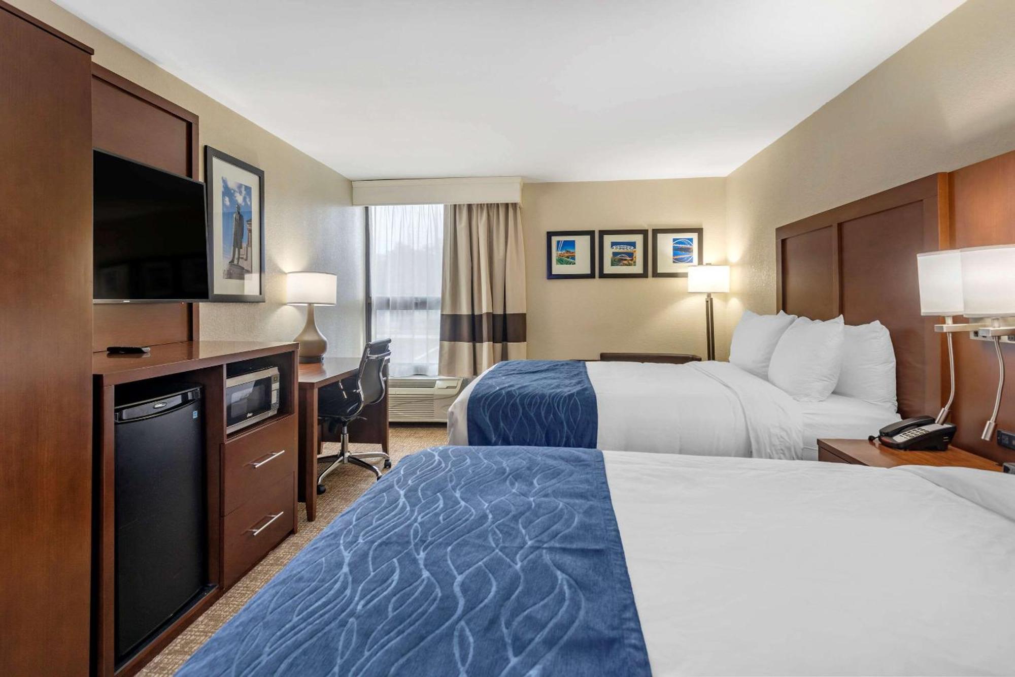 Queen Room with Two Queen Beds - Accessible/Non-Smoking,1709664832:JPEG