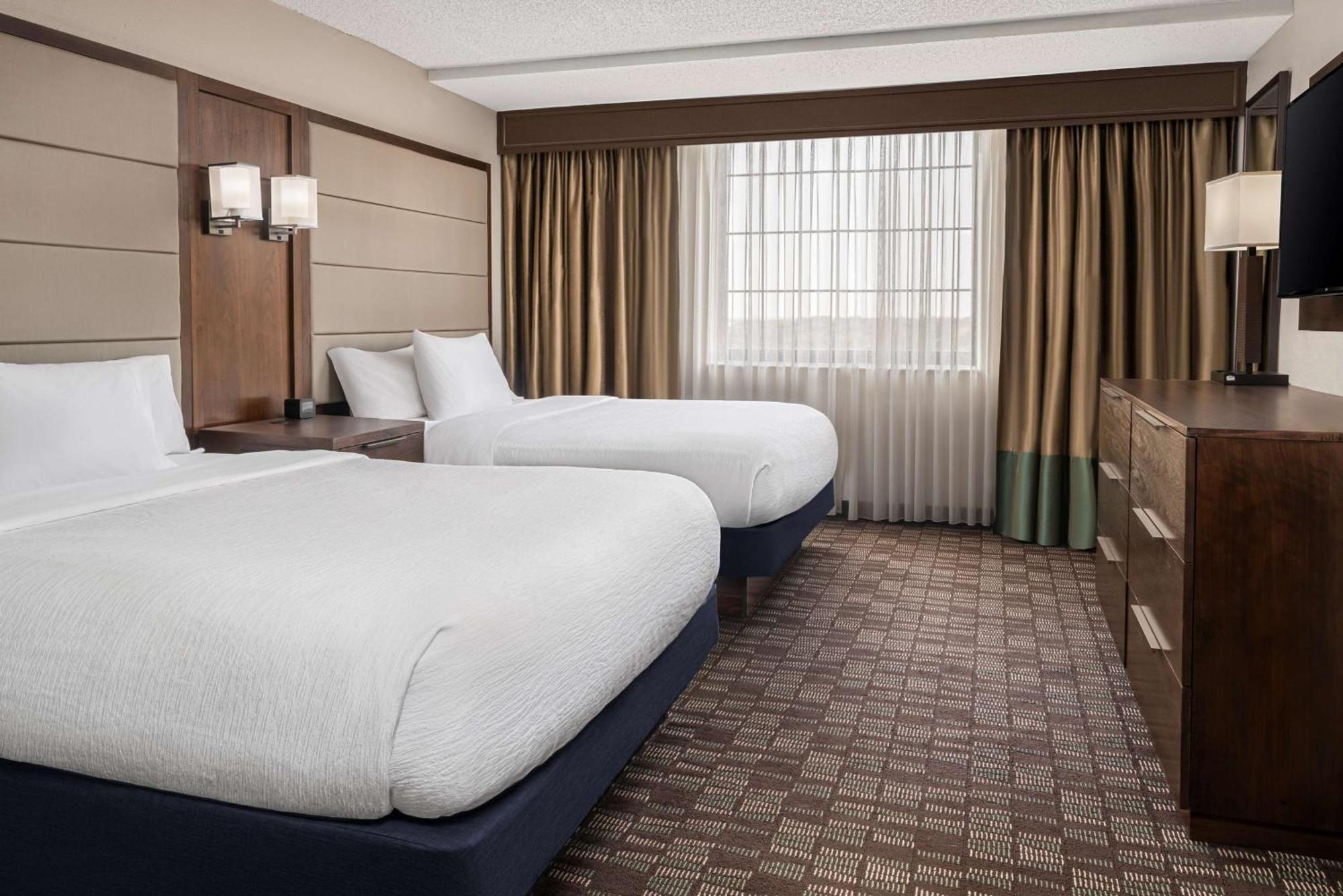 Double Room with Two Double Beds - Mobility Accessible/Tub