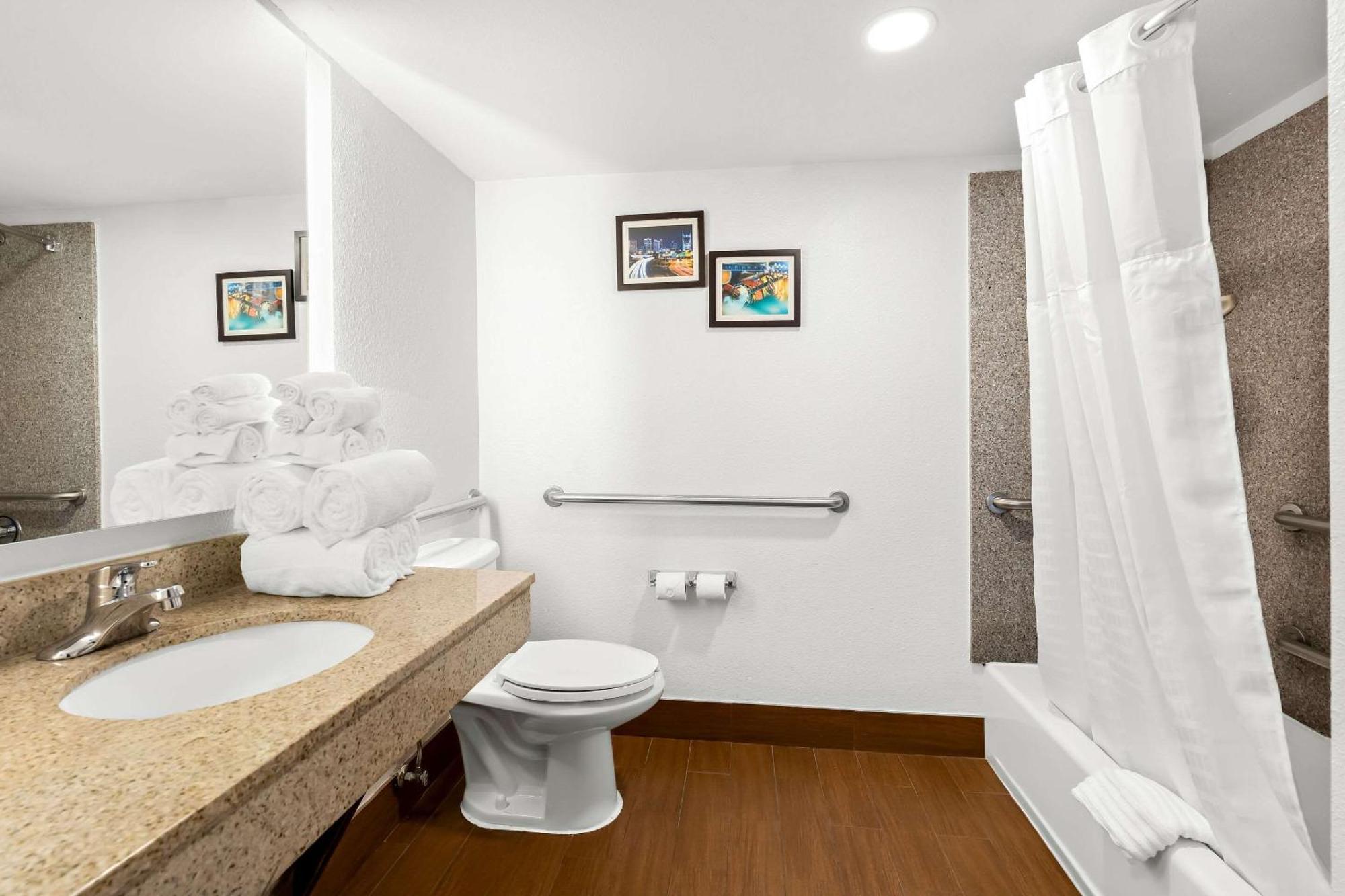 Queen Room with Two Queen Beds - Non-Smoking