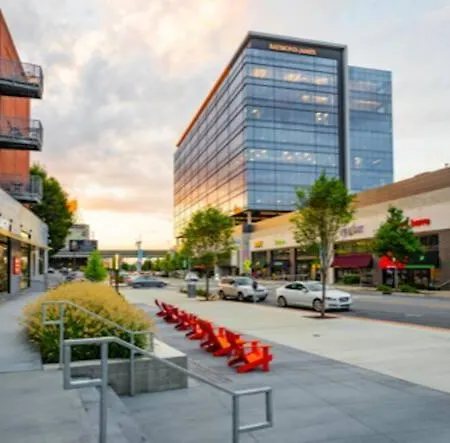 Music Row Retreat With Pool And Free Parking, Walk To Bars!-2