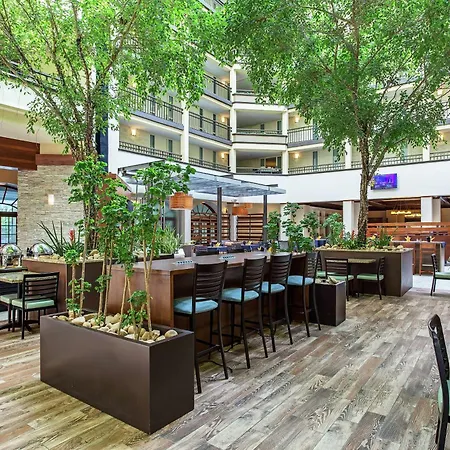 Embassy Suites By Hilton Nashville Airport-2