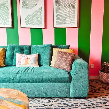 Dreaming With Dolly - Luxe Stay Near Broadway-2